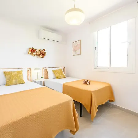 2 Bedroom, New, 1 Min To The Beach, Center- Picasso By 10tosea Lägenhet